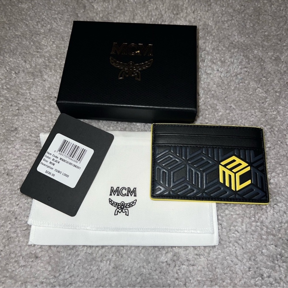 MCM Cubic Logo Card Case